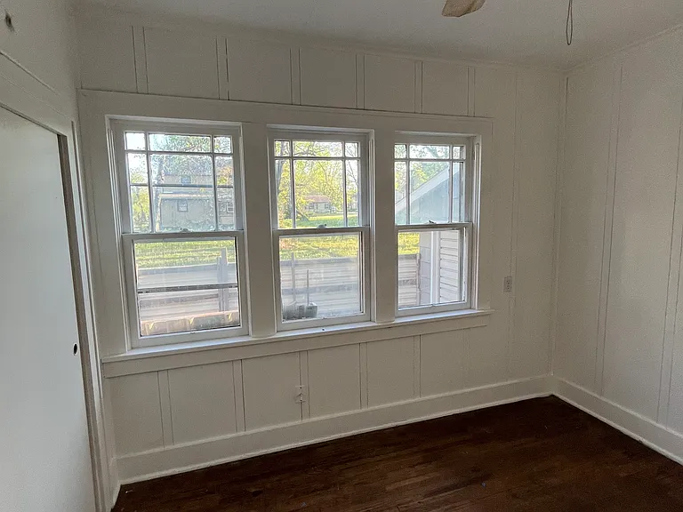 109 S Wald Ave — Photo 7