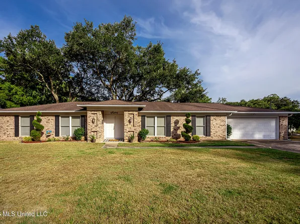 13017 Hanover Dr, Ocean Springs, MS 39564