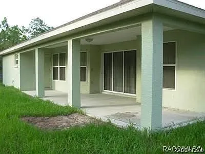 3 bed, 2.0 bath, 1716 sqft, $1,800 — Photo 2