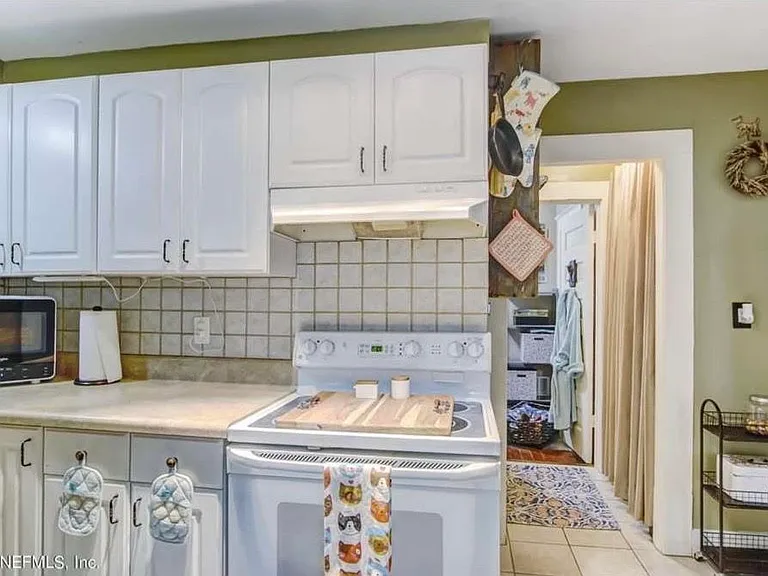 galley kitchen