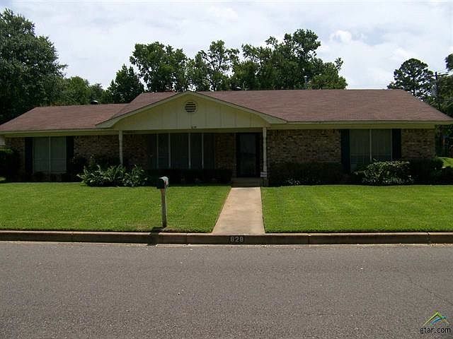 1st image of 828 Willowcreek Dr