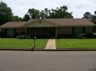 828 Willowcreek Dr, Jacksonville, TX 75766