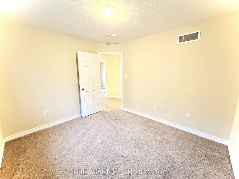 20 Drone Cres — Photo 31