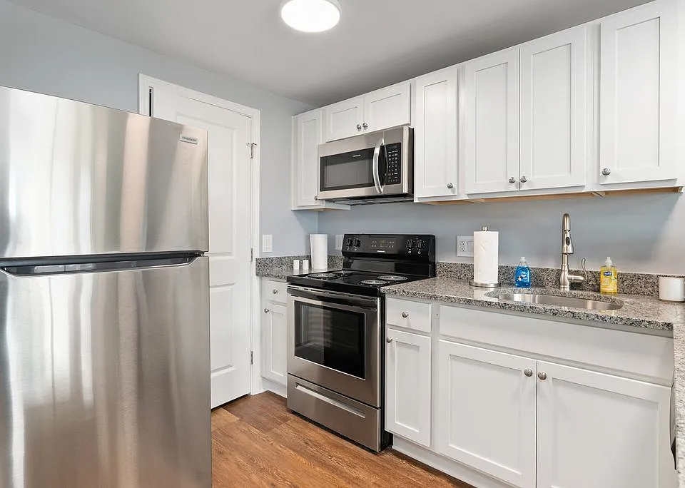 567 Riverview Apartments