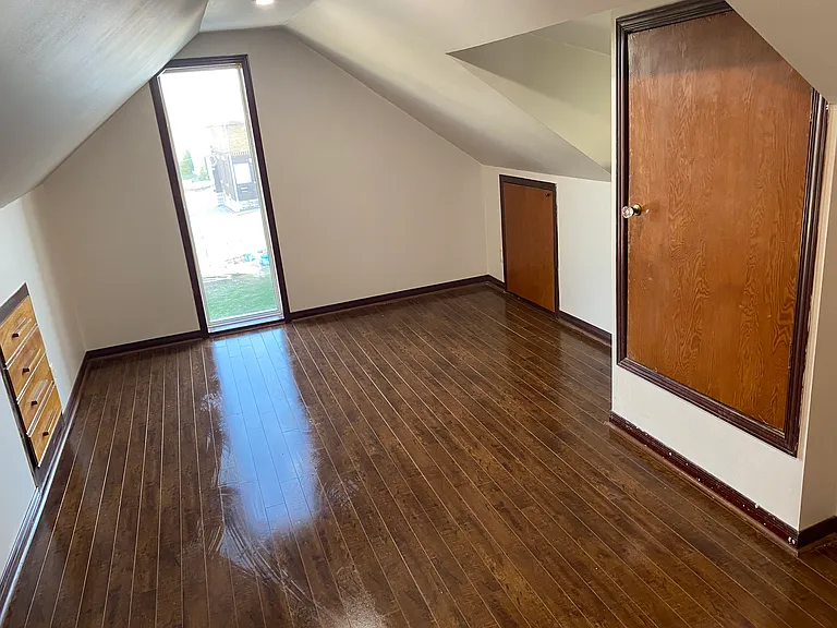 1 Charles St E #1 — Photo 10