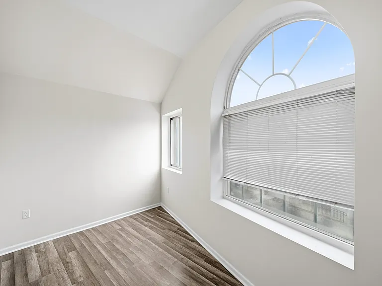 14407 Jamaica Ave #3 — Photo 9