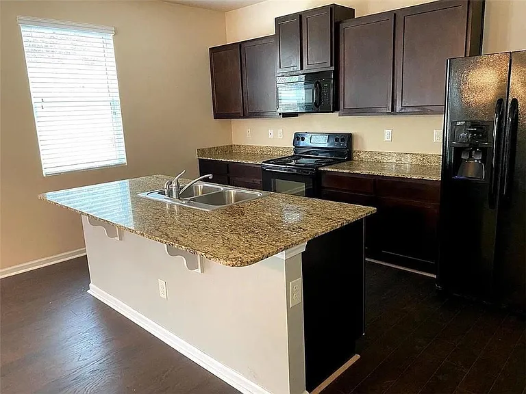 3110 Boxwood Xing — Photo 3