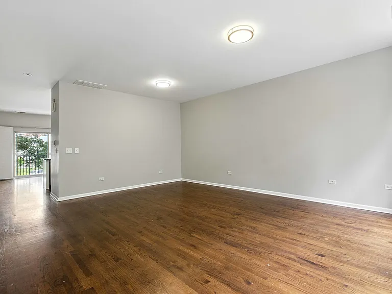346 E 25th Pl #25 — Photo 5