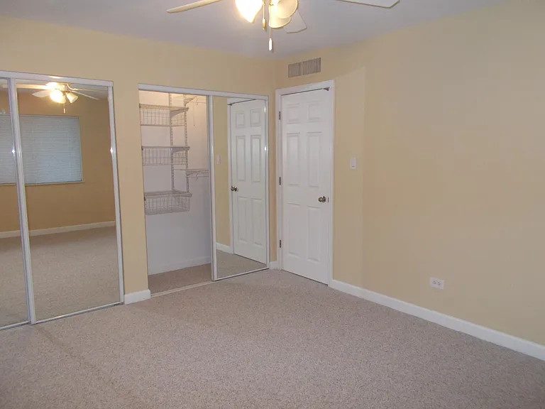 920 Beau Dr #3 — Photo 4