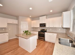 578 Cape Ivey Dr, Dacula, GA 30019
