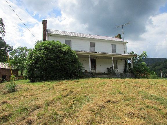 3rd image of 4168 Spring Valley Rd