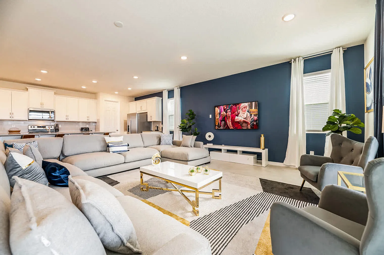 9 bed, 6.0 bath, 4370 sqft, $8,911 — Photo 3