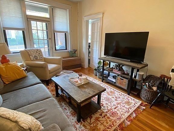 5th image of 39 Mount Hood Rd APT 2