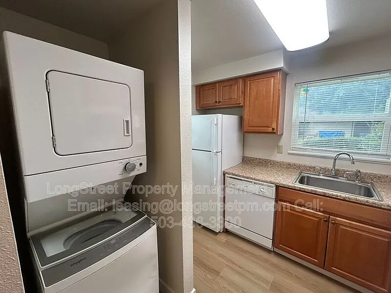 3211 SE Wake St #1 — Photo 10