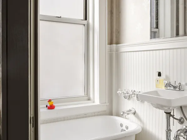 800 Riverside Drive image 14 of 17