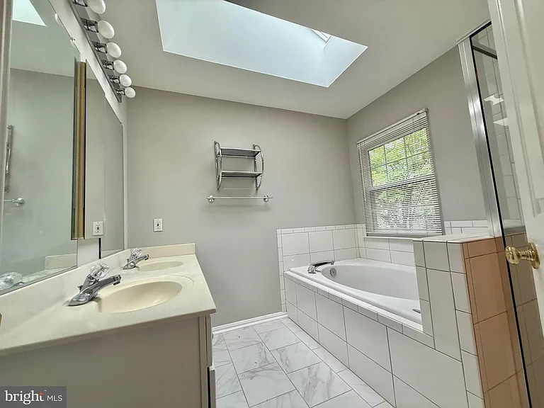 8 Diamond Hill Ct — Photo 11