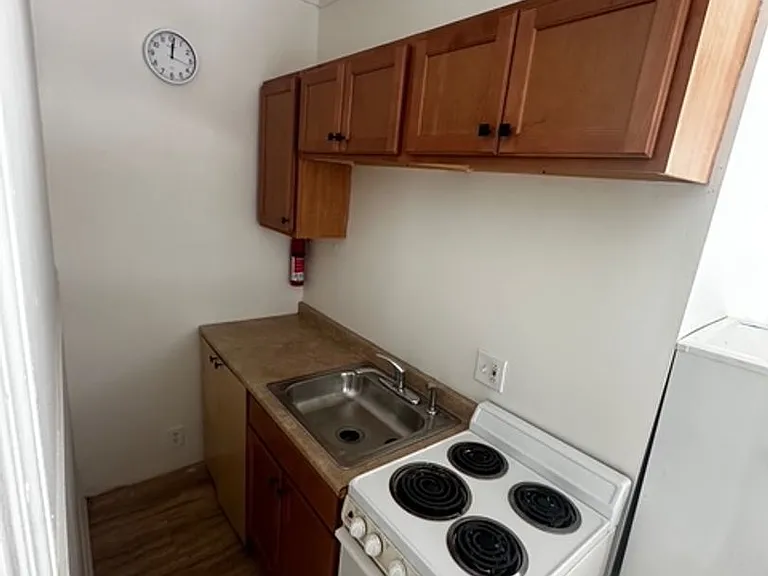 51 Alliance Ave — Photo 2