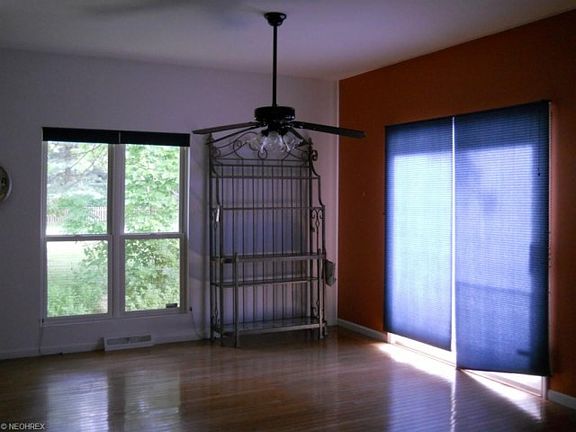 5th image of 880 Worton Park Dr