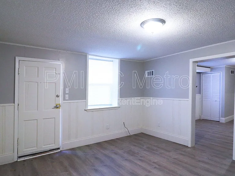 301 Bellefontaine Ave #B — Photo 6