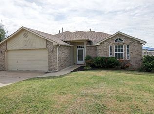 104 E 16th St, Owasso, OK 74055