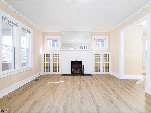 2nd image of 263 Hollywood Blvd