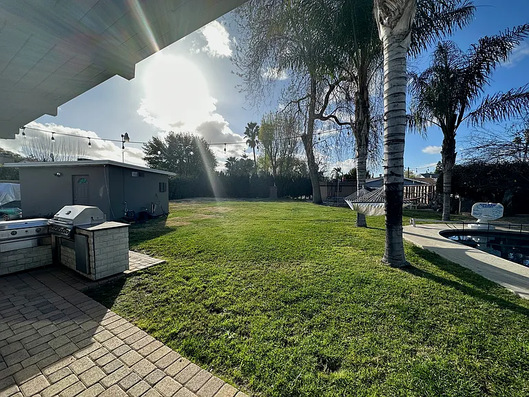5433 Royer Ave — Photo 3