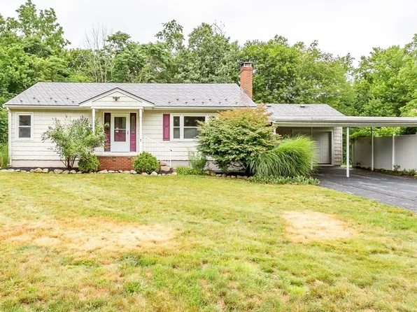 7 Fairacres Ave, Raynham, MA 02767