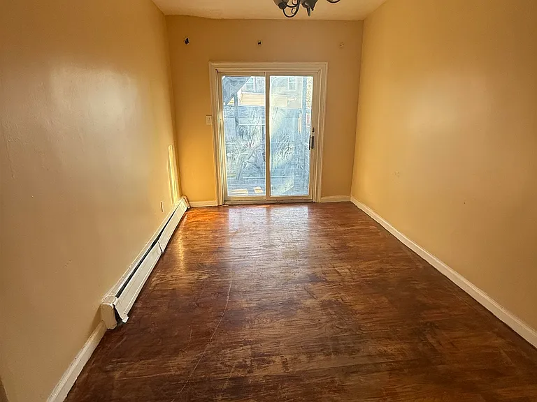 290 Ege Ave #1 — Photo 3