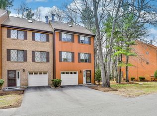 11 Winrow Dr, Merrimack, NH 03054