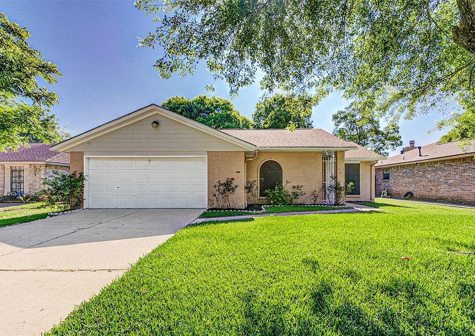 1st image of 10566 Silver Oak Ln
