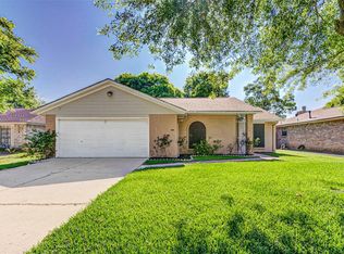 10566 Silver Oak Ln, Houston, TX 77038