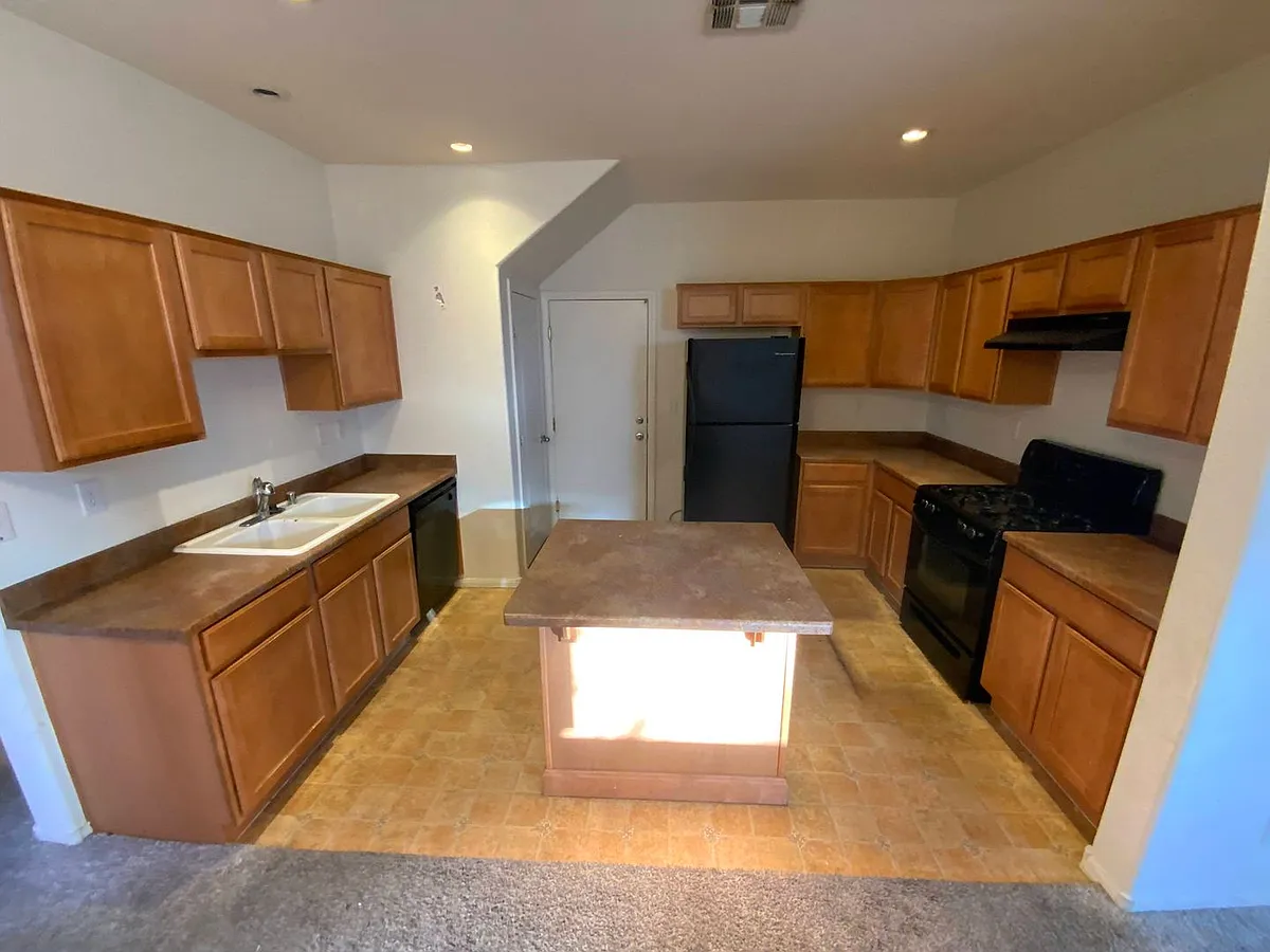 Building Photo - 5957 Rampolla Dr
