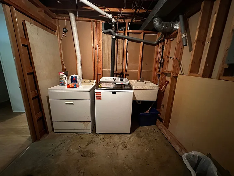 113 Sherwood Ct — Photo 14