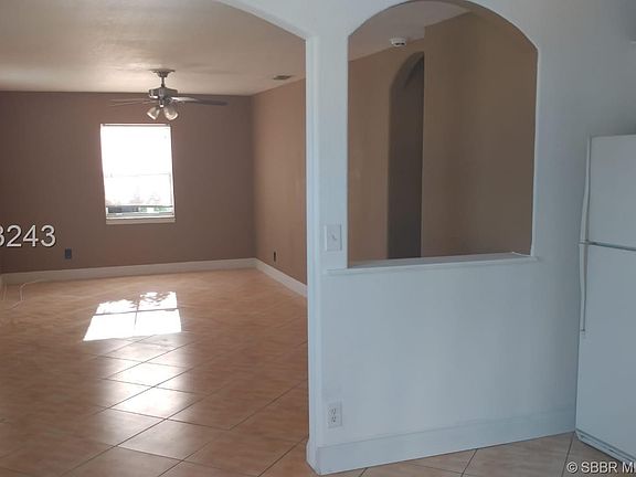 3rd image of 8260 SW 6th Ct