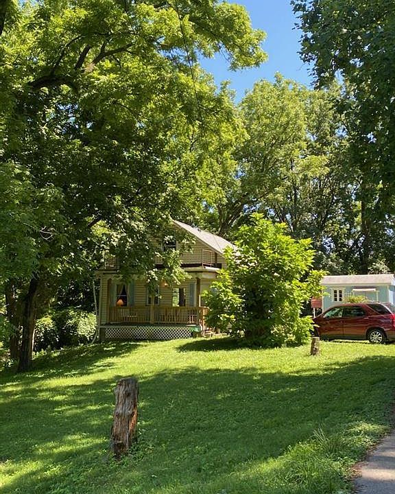 2nd image of 708 Hilda St
