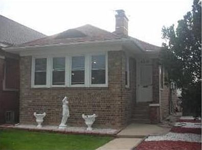 2nd image of 5318 N Ludlam Ave