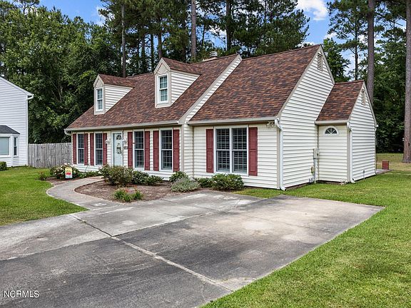 4th image of 3406 Preakness Place