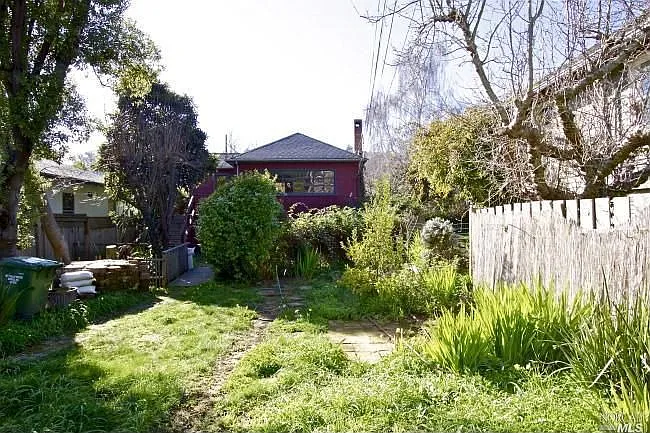 50 Catalpa Ave photo 1