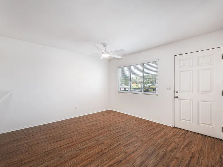 10133 Tujunga Canyon Blvd — Photo 28