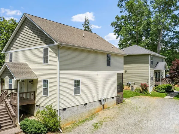 212 & 214 Portmanvilla Rd, Black Mountain, NC 28711