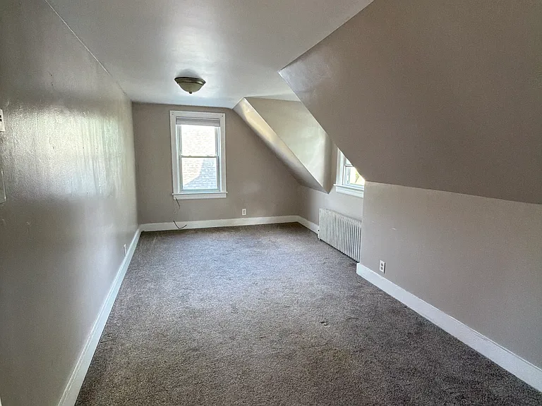 3011 Broadway #2 — Photo 5