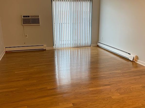 800 Governors Dr APT 30