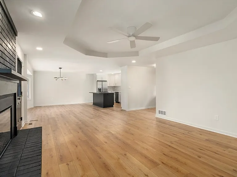 1040 Brookwood Dr — Photo 37