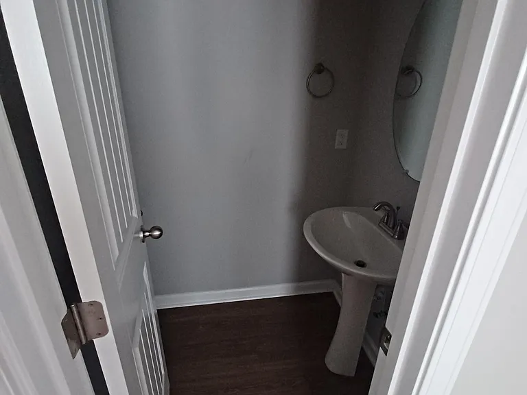 219 Woodland Valley Ln — Photo 3