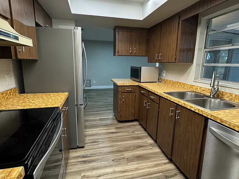 1583 Whitecap Way — Photo 4