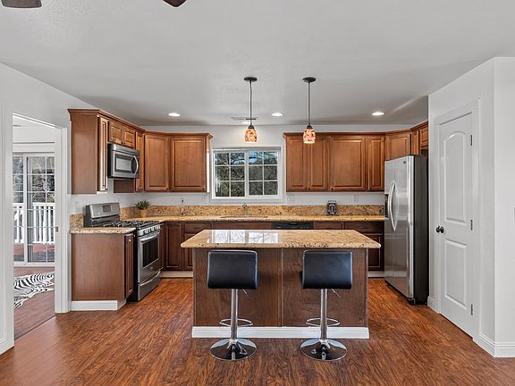 5th image of 1152 Acorn St