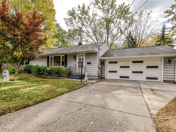 180 Clairmont Dr, Painesville, OH 44077