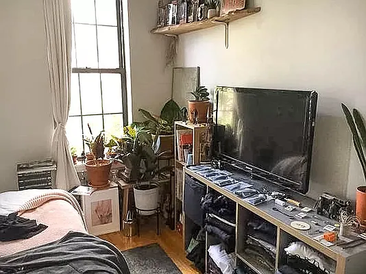 Rented by RENTBK LLC | media 2