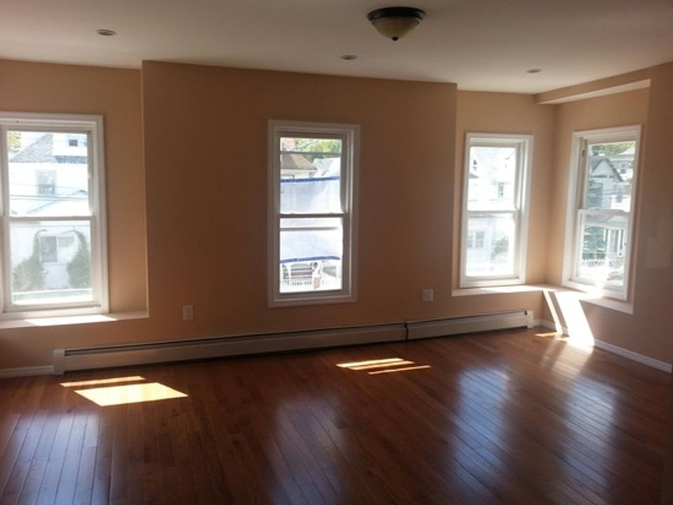 1st image of 15019 Foch Blvd