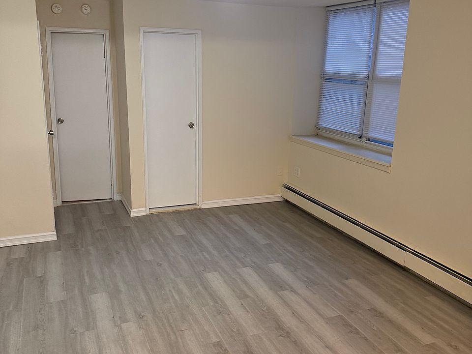 2nd image of 7201 Ridge Blvd #9